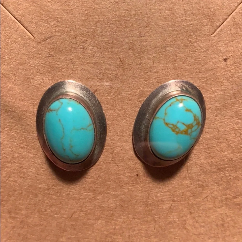 Sterling Silver/Turquoise oval classic earrings - Picture 12 of 12